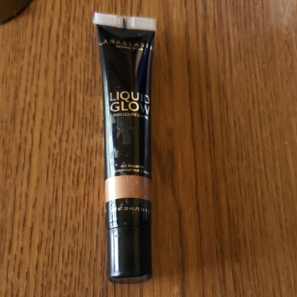 Anastasia Beverly Hills Liquid Glow